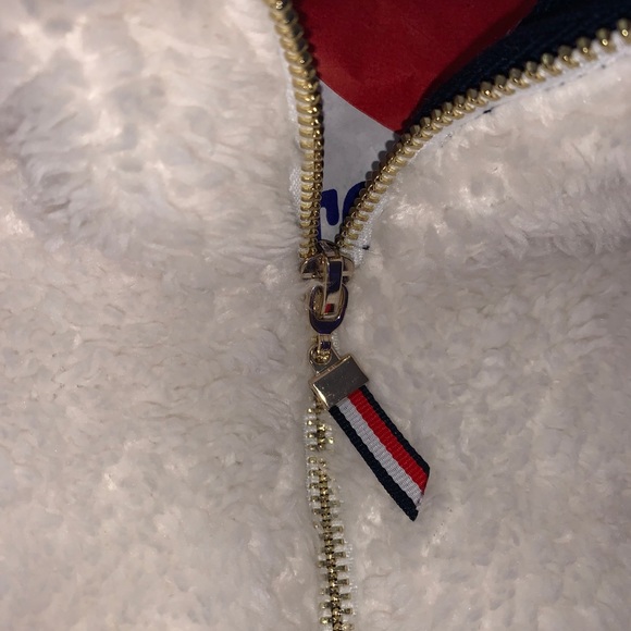 TOMMY HILFILGER White Sherpa Quarter Zip Sweater - Picture 4 of 4